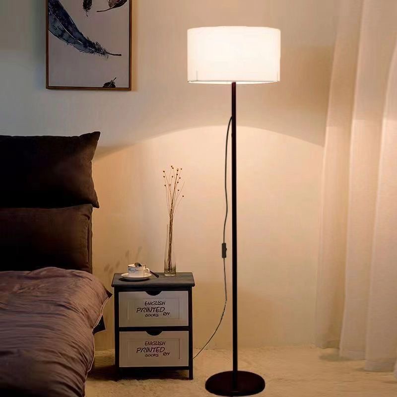 Luz de piso nórdica personalidad creativa minimalista moderna dormitorio cabecera sala de estar al lado del sofá LED vertical lámpara de escritorio transfronteriza