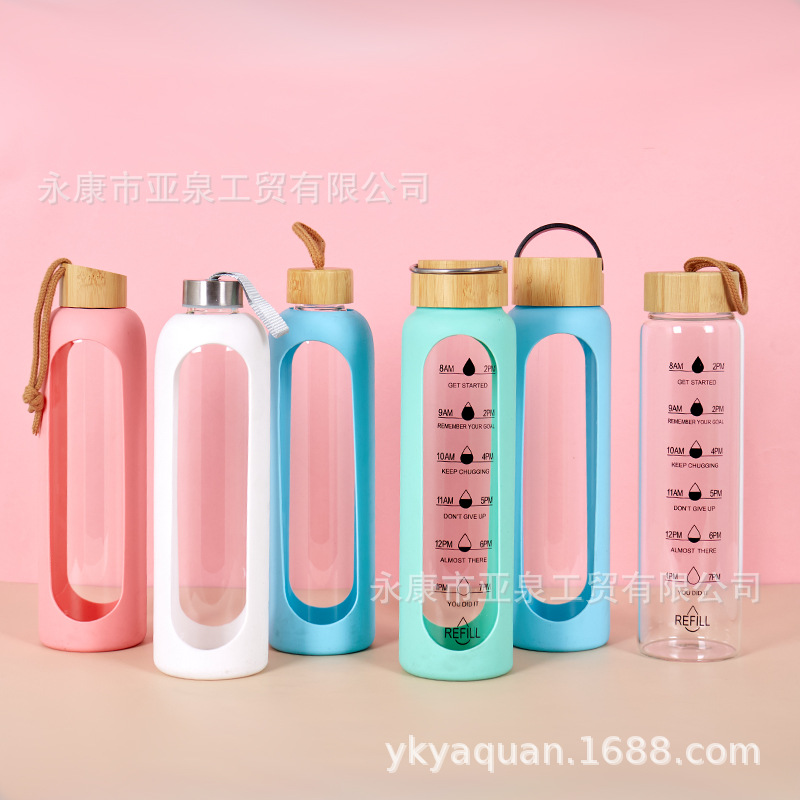 Vaso de vidrio portátil transfronterizo con alto contenido de borosilicato con funda de silicona, taza de agua de vidrio de té portátil para automóvil al aire libre, regalo al por mayor