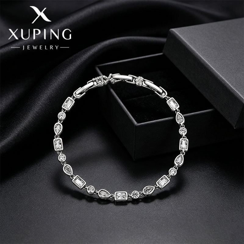 Pulsera Geométrica Circular con Dije de Cubo de Aleación de Cobre