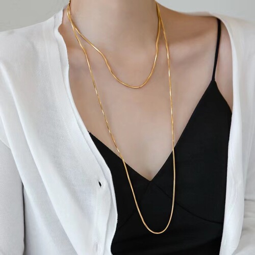 So good to match~ins light luxury plain gold plated 18K gold square snake bone long necklace women's sweater chain that will not fade in summer