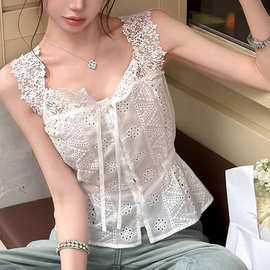 “蕾丝夏梦”白色蕾丝花边V领背心女镂空刺绣系带收腰纯欲衬衫潮