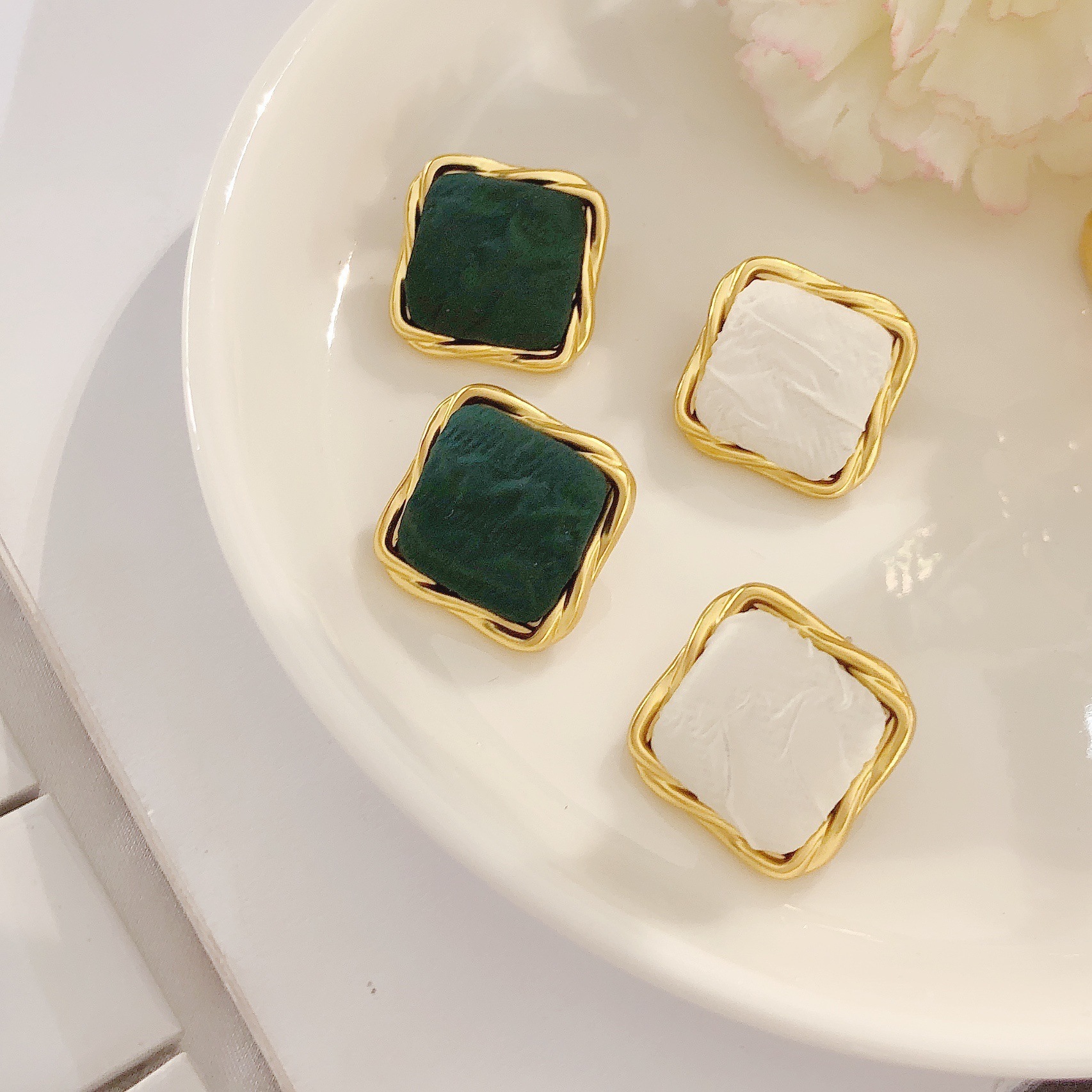 Elegant square fashionable retro earrings