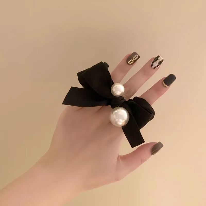 Scrunchie in raso con fiocco e perle elastico capelli elegante_voghion.com