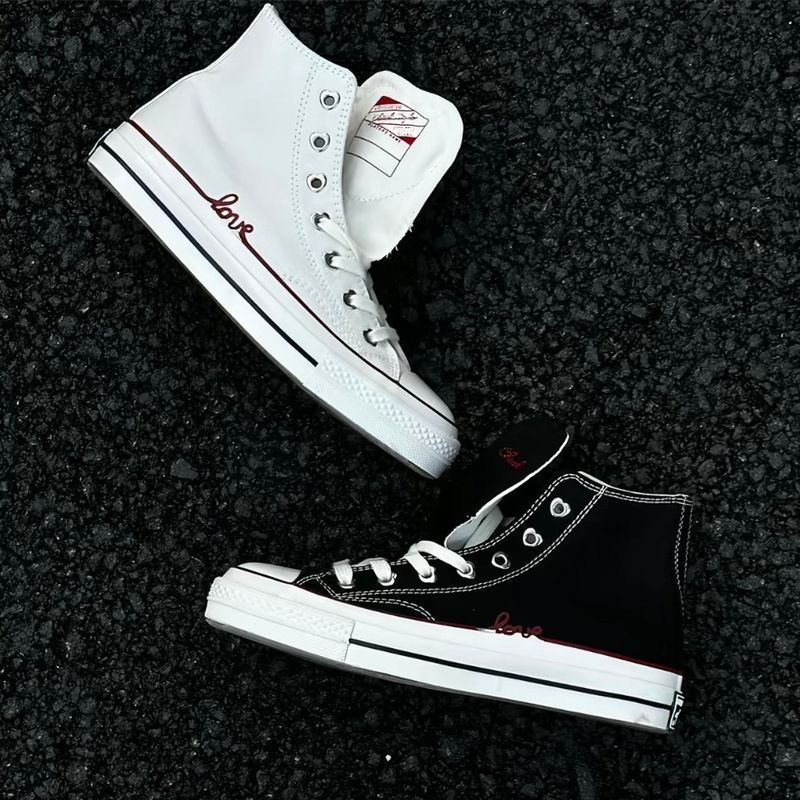 Summer 201970s high-top canvas shoes Valentine's Day love heart-shaped black and white couple sneakers gift A19060C