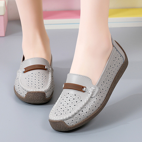 Spring and summer large size soft sole mother's shoes cowhide bean shoes women's casual shoes flat nurse shoes single shoes women's work shoes