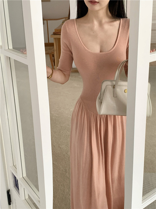 フレンチレトロな赤いロングスカート、夏用ウール混紡スクエアカラー、胸をカバーするバックレスプリーツドレープスカート|undefined
