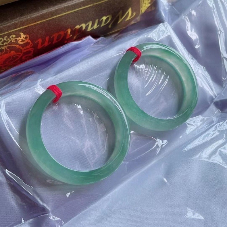 Vòng tay ngọc bích tự nhiên Miến Điện loại A băng băng, đường kính trong 51–64 mm chi tiết 6