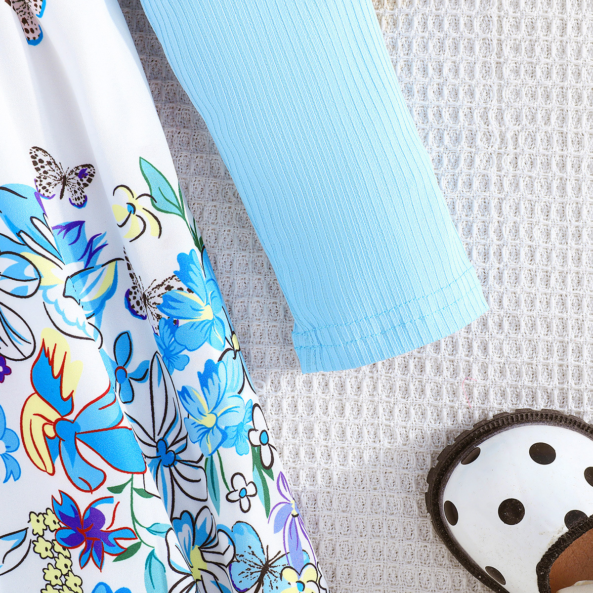 Abito floreale bianco a maniche lunghe blu dolce alla moda INS 2024_voghion.com