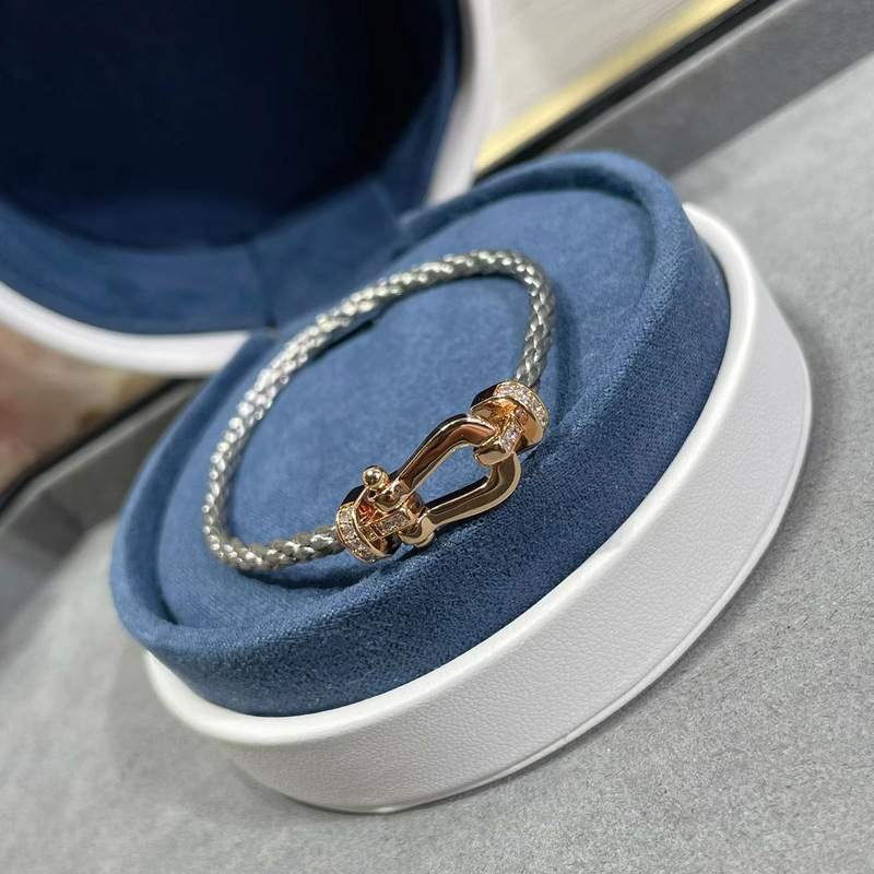 フレッド マーティン バックル ブレスレット V ゴールド メッキ 18K ローズゴールド フル ダイヤモンド オーバル バックル ブレスレット 男女兼用 カップル メーカー|undefined