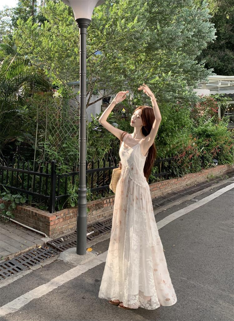 Váy maxi ren kèm cardigan hai mảnh phong cách thuần khiết nữ tính mùa xuân hè 2026 — Trang chủ, đầm dây chi tiết 2
