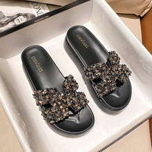 Diamond slippers for women in summer wearing Instagram trend, 2026 new item, sponge cake thick sole, one line cool mop, large size 41-43