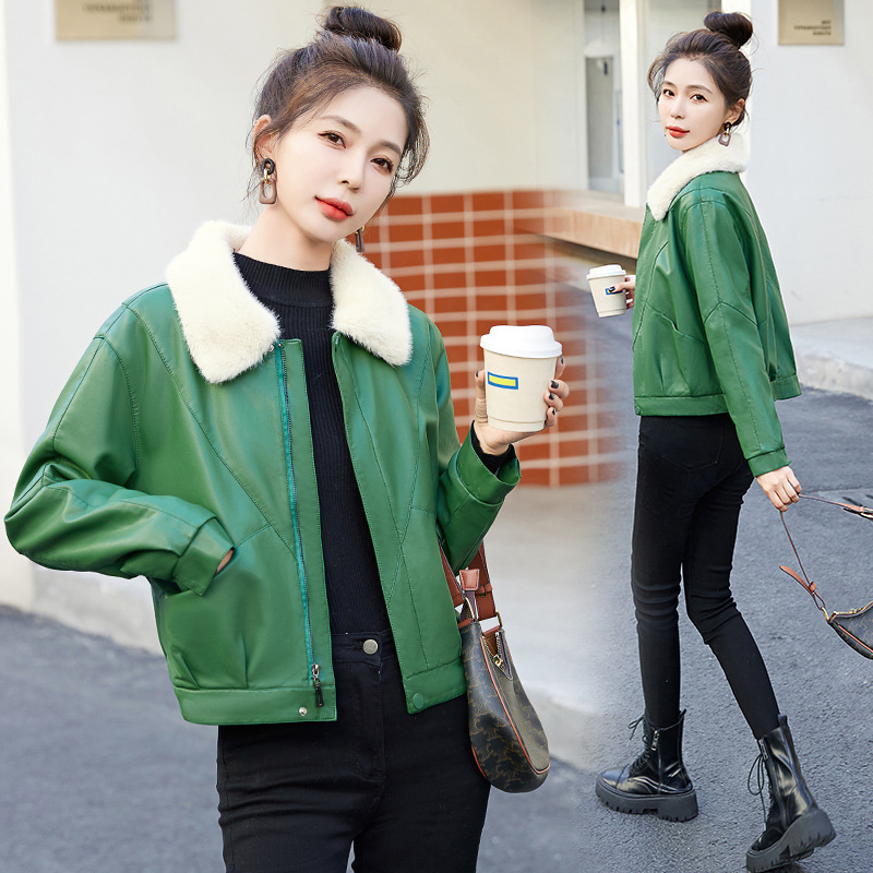 Vintage Fleece-Lined Thickened Sheepskin Leather Jacket for Women, New Popular Style, Petite Biker Jacket, Winter Leather Cotton Coat
