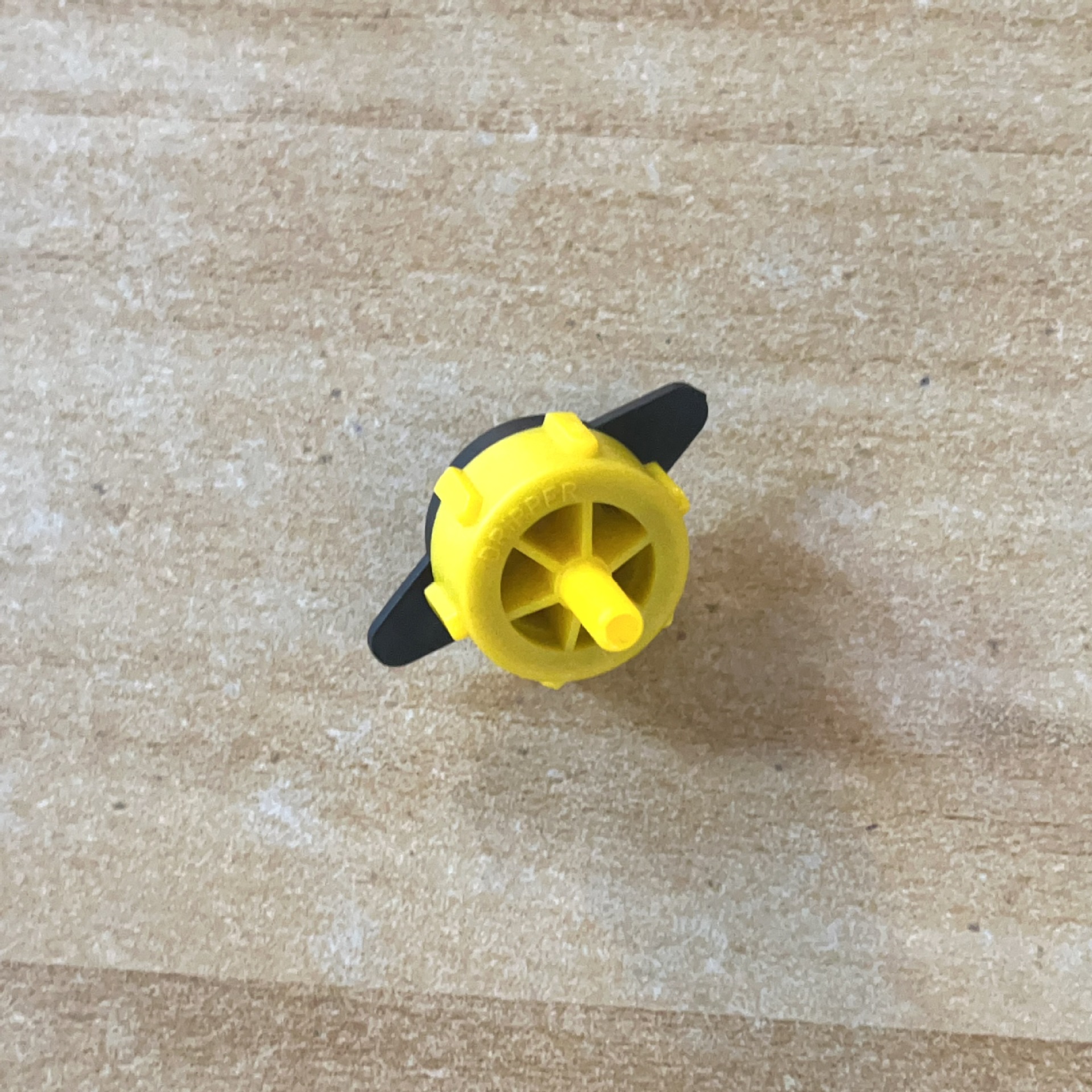 2L 4L 8L desmontable cabeza de goteo de compensación de presión para riego por goteo de árboles frutales de montaña en maceta flujo uniforme