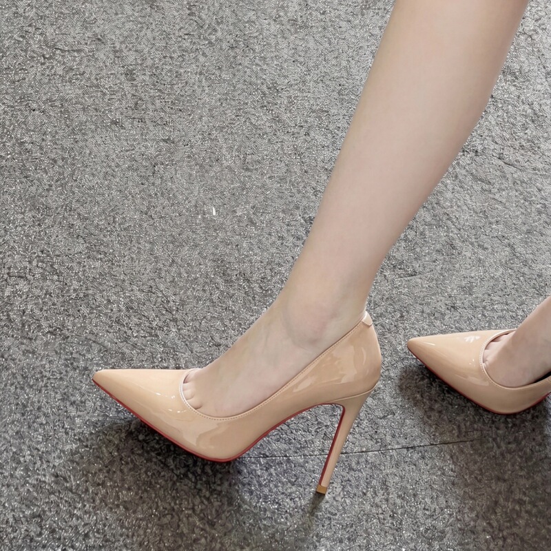 2026 Spring and Autumn New Style Women's High Heels, Full-Covered Thin Heels, Sexy Versatile Pointed Toe Red Sole Internet Celebrity Patent Leather Elegant Women's Shoes 2026 Spring and Autumn New Style Women's High Heels, Full-Covered Thin Heels, Sexy Versatile Pointed Toe Red Sole Internet Celebrity Patent Leather Elegant Women's Shoes