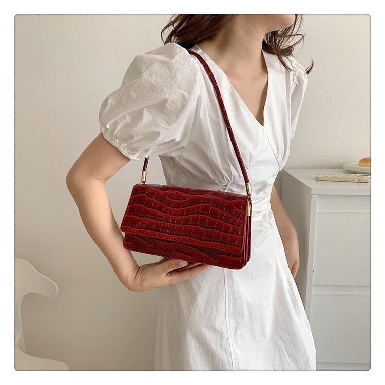 Minimalistisk stil for kvinner med minoritetstekstur under armene 2023 sommer ny håndholdt vestlig liten firkantet veske_voghion.com