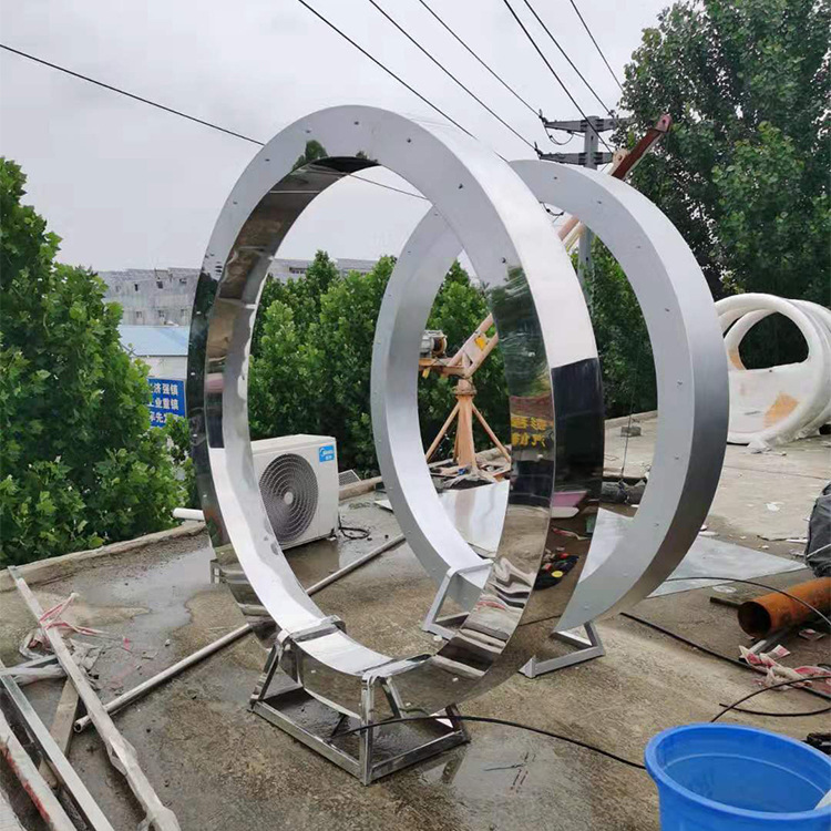 不锈钢镜面水雾门道具 网红拍照打卡引流设备 景区灯光喷雾门隧道