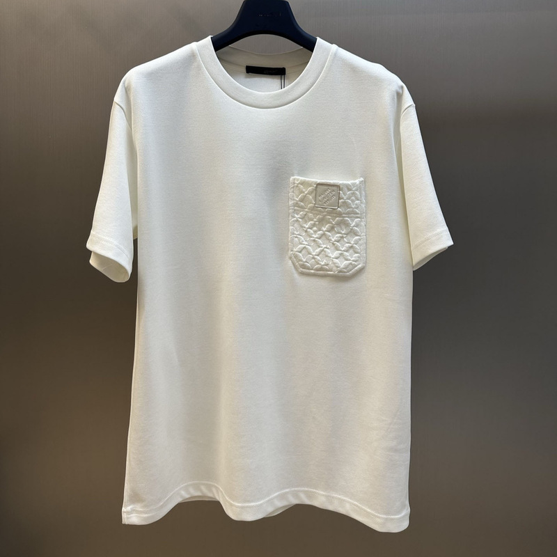 Original Lv 2026Ss Spring/Summer New Pocket Embossed Jacquard T-Shirt Men's Round Neck Short Sleeve Top Original Lv 2026Ss Spring/Summer New Pocket Embossed Jacquard T-Shirt Men's Round Neck Short Sleeve Top