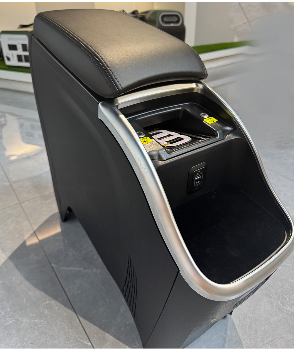 Suitable for Toyota Voxy 80 Series 90 Series Armrest Box Noah Central Control Storage Box Central Special Armrest Box