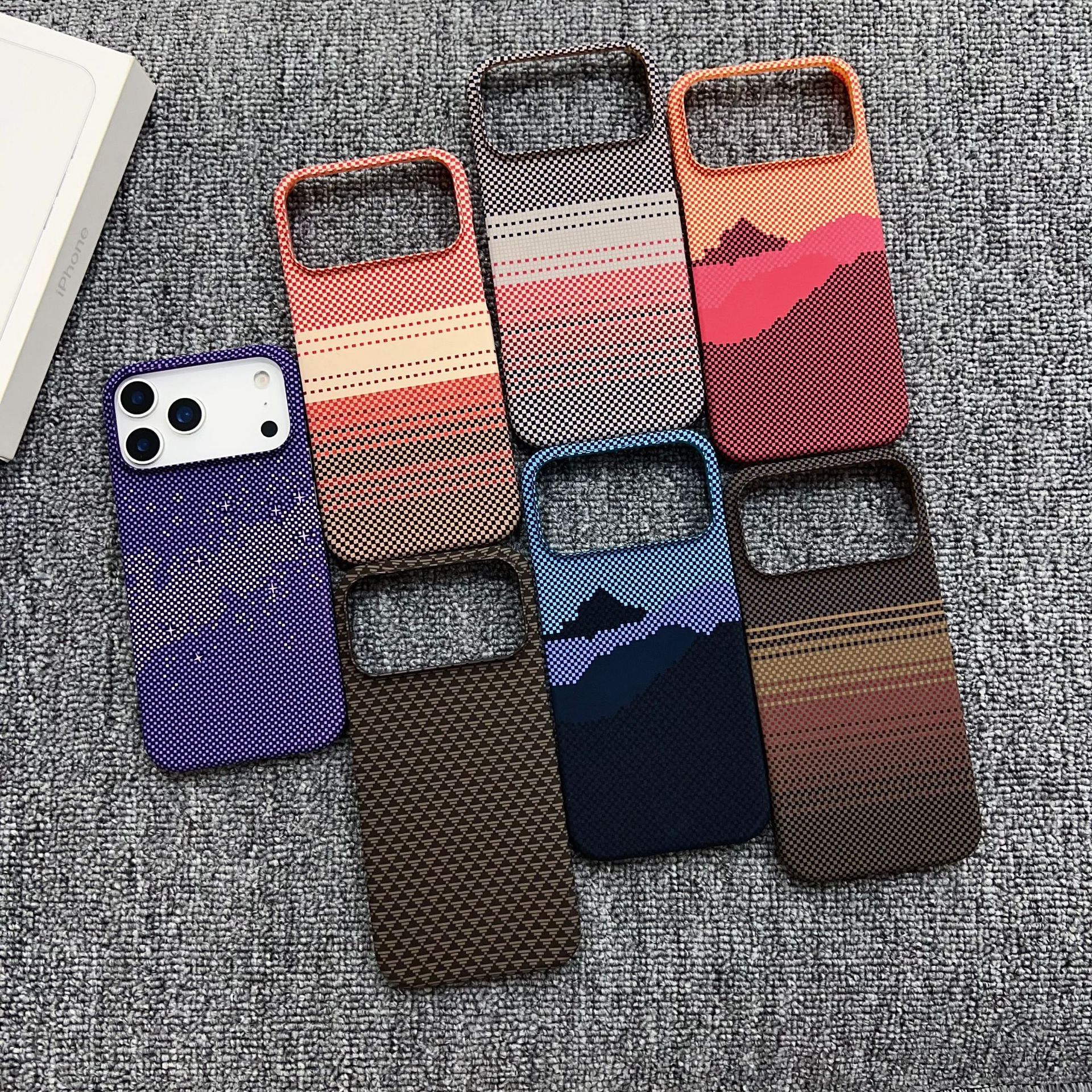 Coque Magnétique Iphone 17 Pro Max Texture Fibre Carbone Kevlar_voghion.com