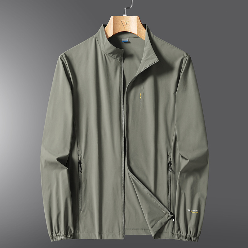 Chaqueta de hombre de alta gama, chaqueta de hombre de verano, nueva ropa casual de hombre, chaqueta simple de color sólido, chaqueta de hielo ultrafina para hombre