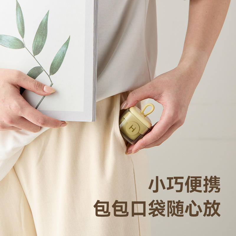 【特許規格品】水洗い可能な粘毛器衣類の強力な灰除去角型携帯用粘毛器|undefined