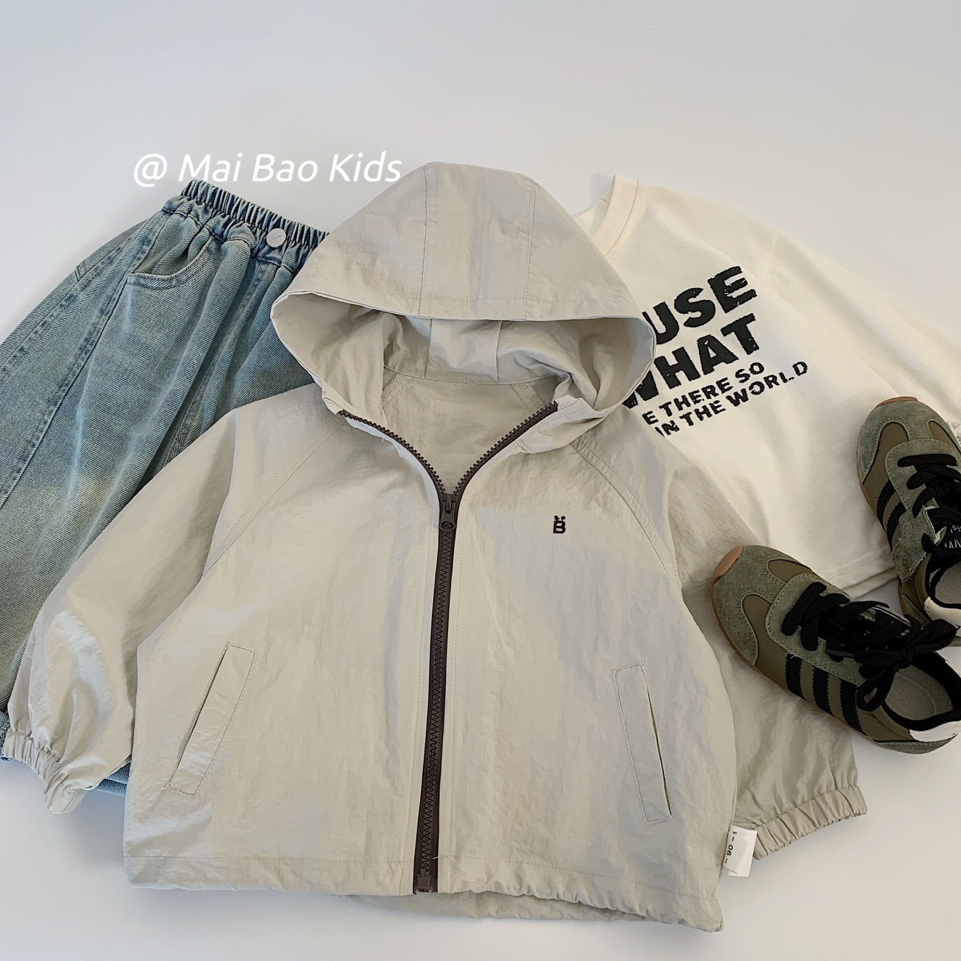 Mai Bao chaqueta infantil 2025 otoño nuevo bordado letras con capuzas camisa con cremallera para hombres y mujeres camisa casual universal