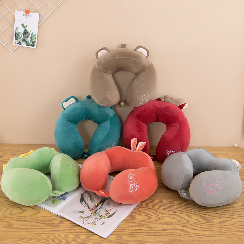 Cartoon three-dimensional shape U pillow, back pillow, hump neck pillow, travel office nap pillow, student pillow