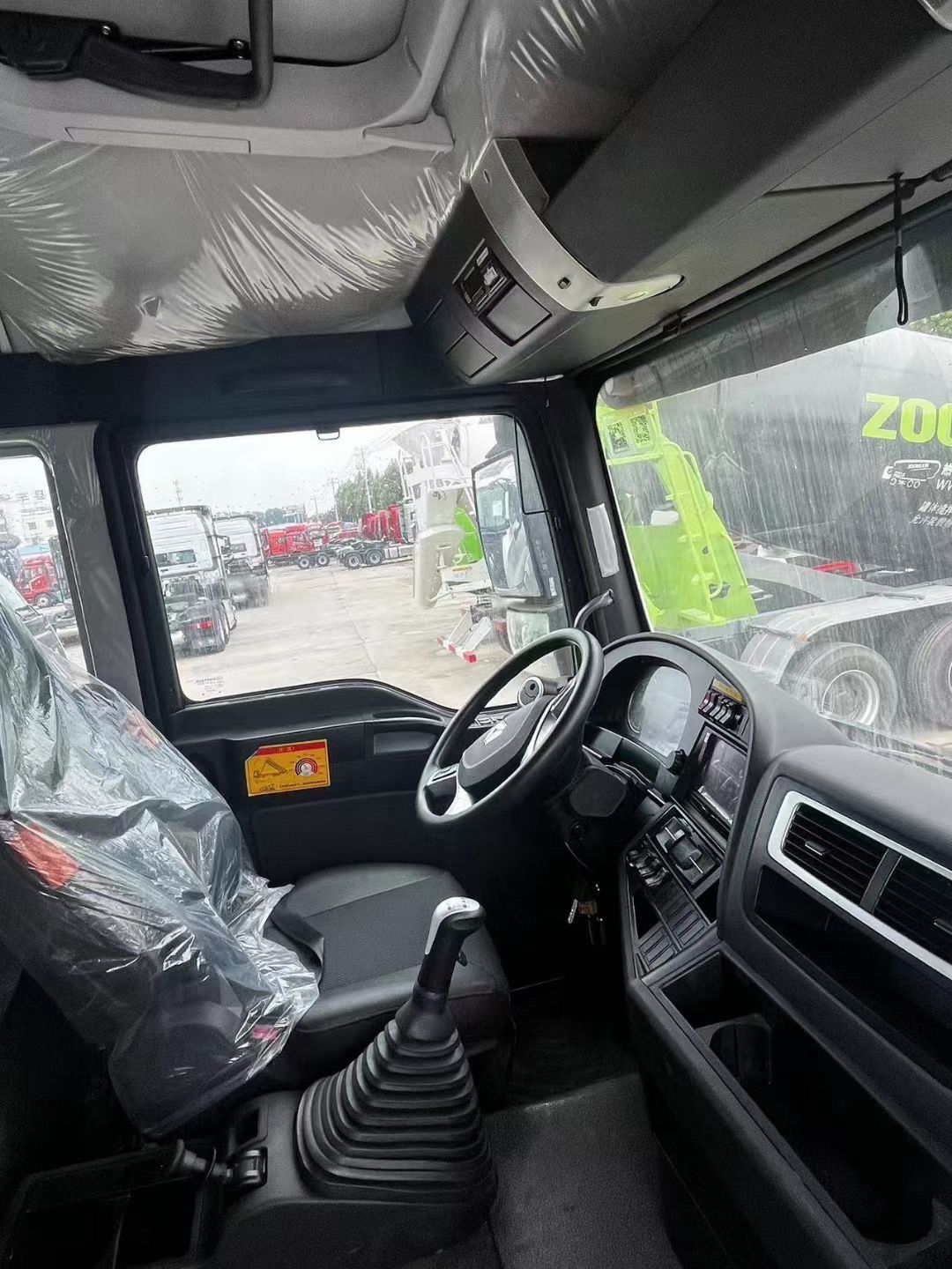 Cross-Border African Howo 8-Wheel 371-Horsepower Heavy-Duty National Standard 2 Dump Truck for Transporting Soil and Gravel