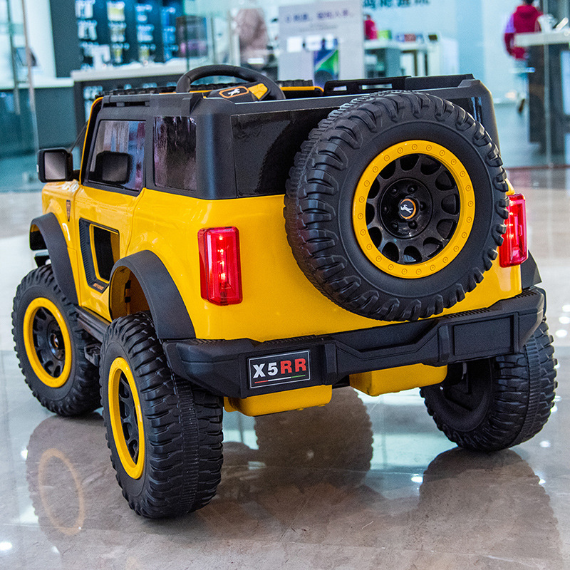 Nuevo coche eléctrico para niños asiento de cuatro ruedas con tracción a las cuatro ruedas control remoto recargable doble cochecito todoterreno bebé juguete