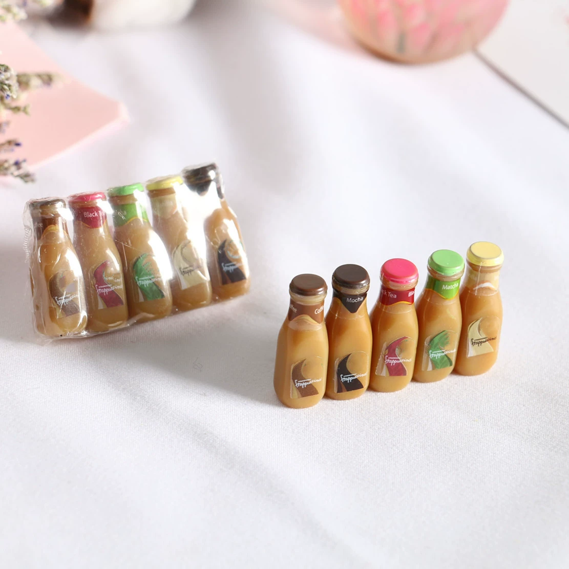 Miniature Dollhouse Bottles, Resin Mini Coffee Drink Accessories, 27 mm Height, Multi-Color