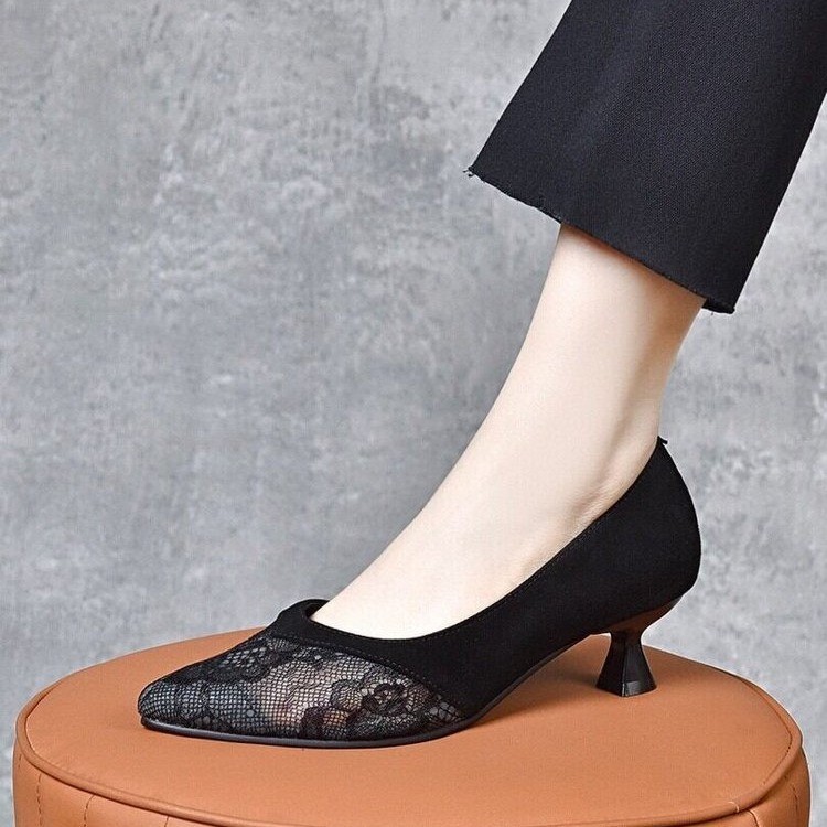 2026 primavera y otoño nuevos zapatos de encaje transpirables de mujer de cuero suave punta de boca superficial zapatos de mujer de moda zapatos de tacones delgados para madres