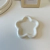 White small flower chubby plate (about 15cm)