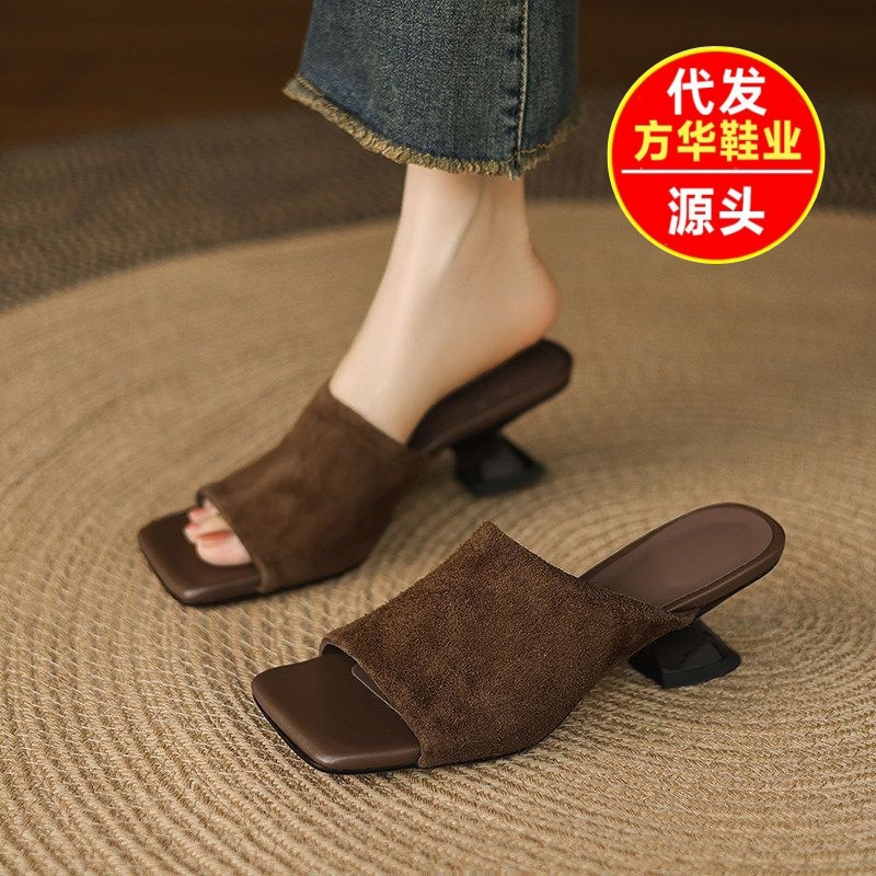 Zapatillas retro francesas para mujeres verano 2026 nuevas zapatillas de calzado de dedo de dedos con zapatillas de talón grueso image 1