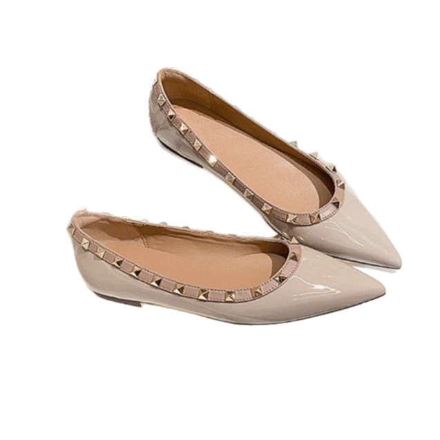 Aumentar la altura interior de los zapatos de talón pequeño de Marizhen mujeres primavera y verano de 2026 nuevos zapatos de remaches de cabeza puntiaguda y poco profunda