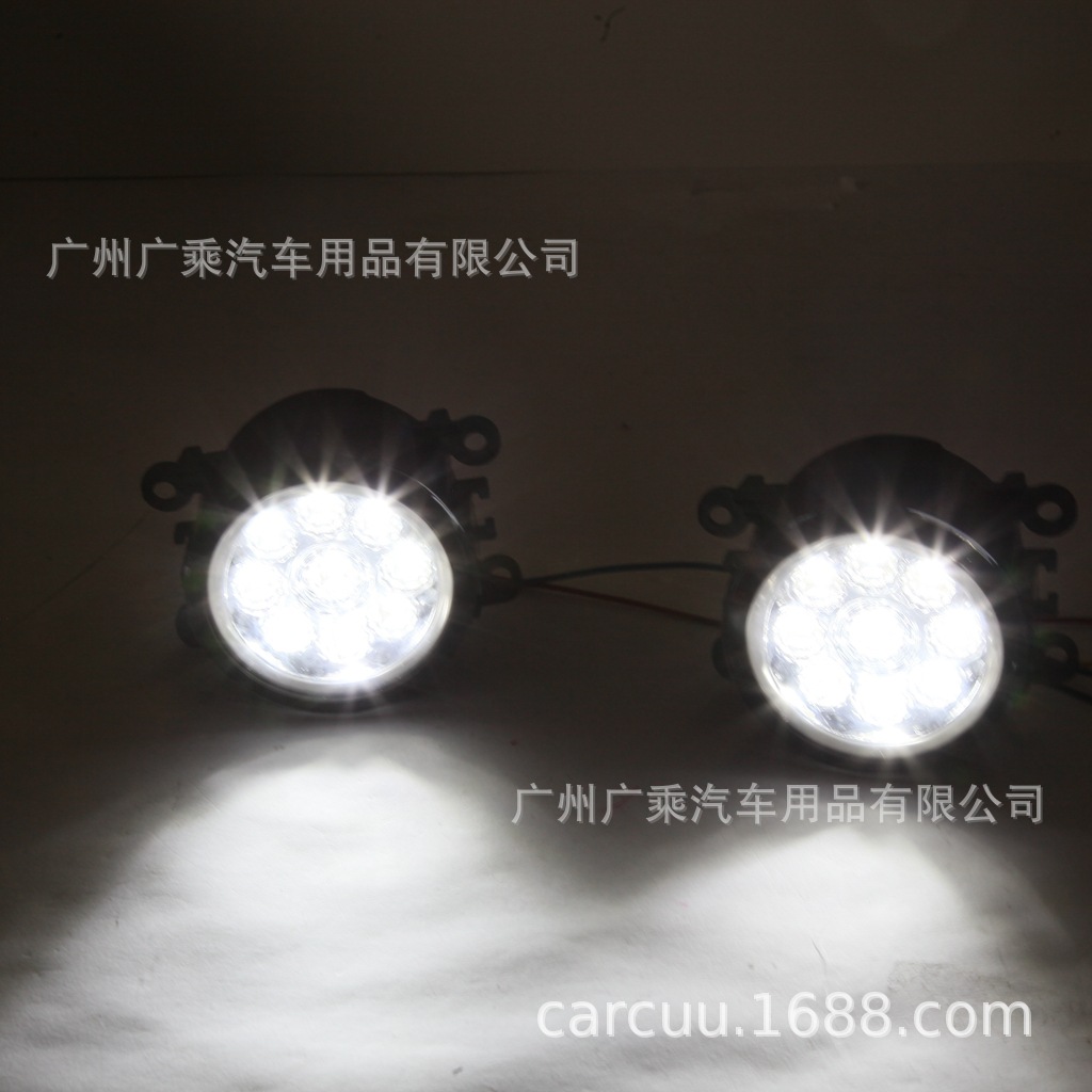 Aplicable a 2004 Raytheon DACIA Logan LED Luz de niebla Renault luz diurna Duster niebla lámpara