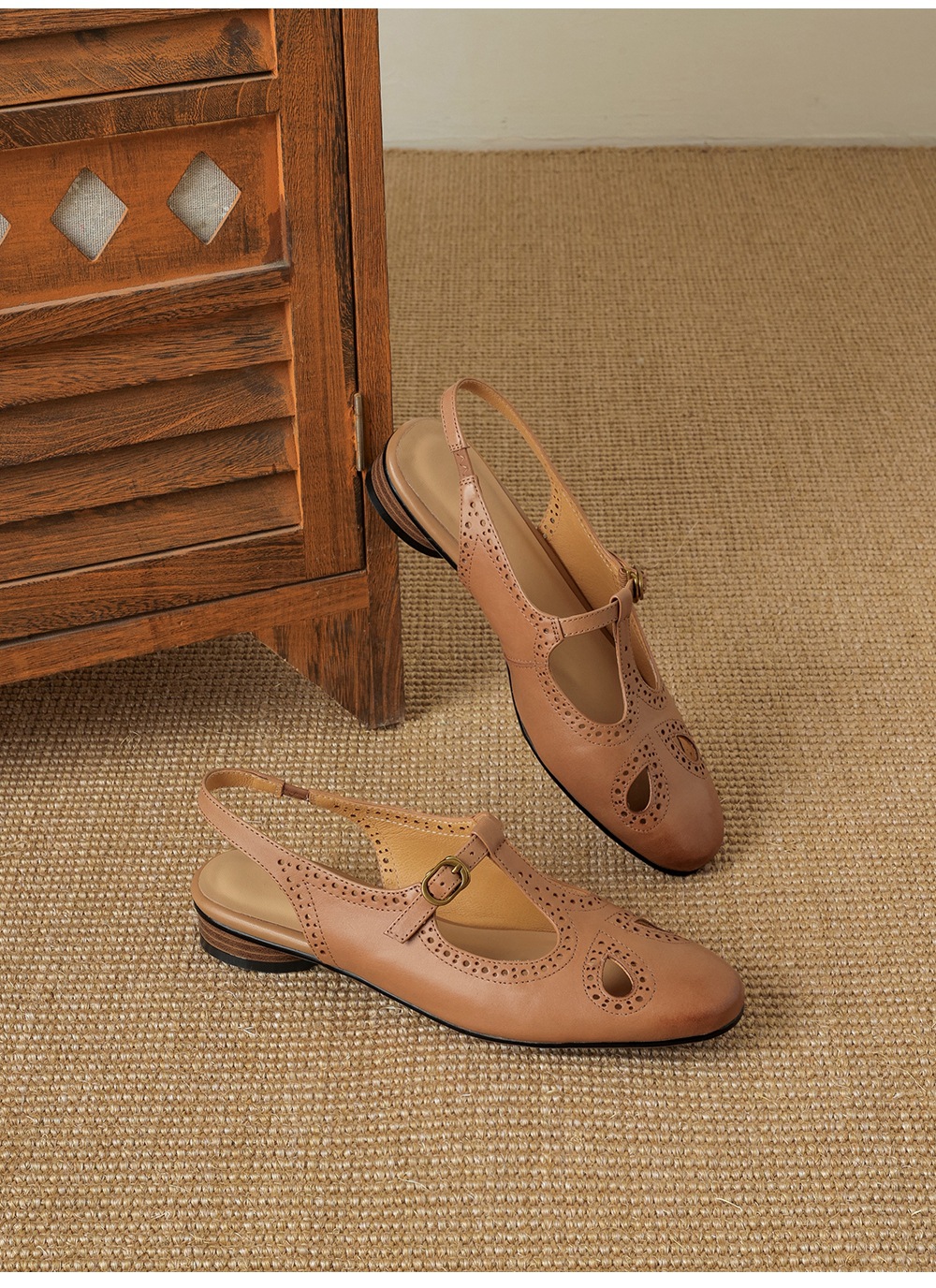 Sandal nữ quai ngang mũi kín da bò cổ điển gót thấp — màu nâu chi tiết 18