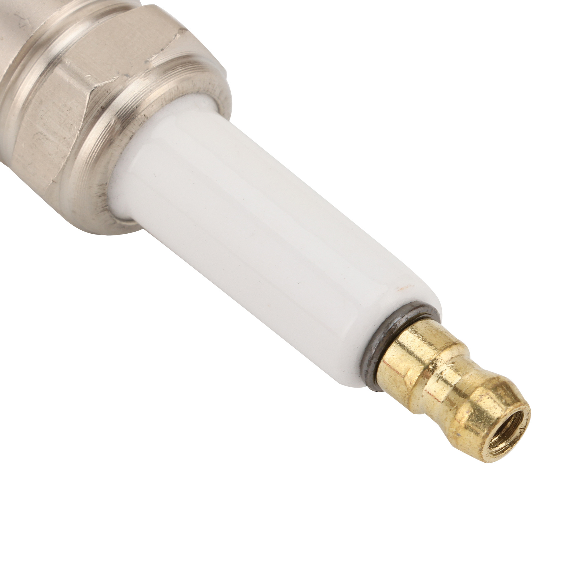 Cr8E "Against Needle" Imitation Iridium Resistor Environmentally Friendly Spark Plug Suitable for Efi Motorcycles