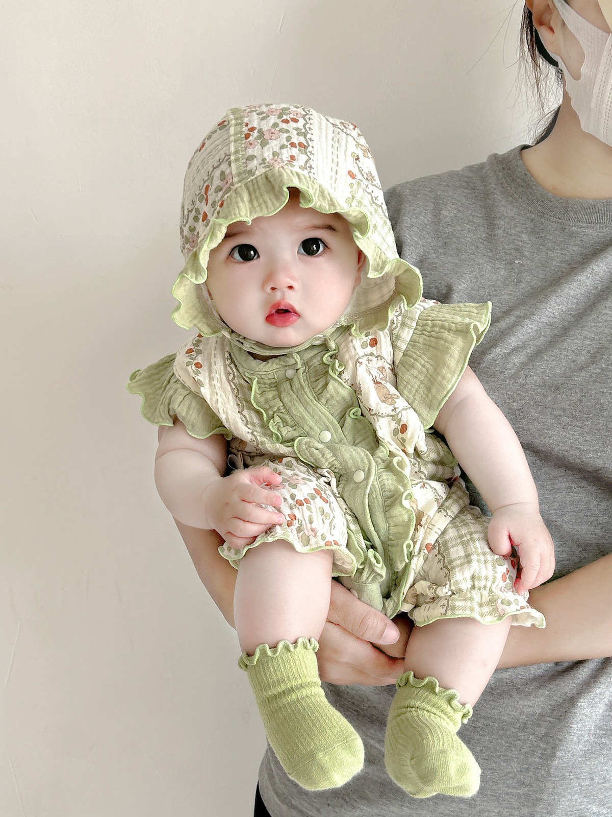 Infant gauze clothes baby summer short climbing baby summer flying…