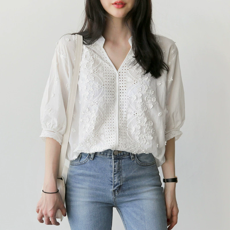 Хлопковая рубашка женская 2023 летняя новая мода воротник-стойка с вышивкой полый элегантный универсальный топ с коротким рукавом