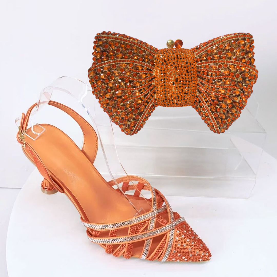 Selección estricta de zapatos de diseño italiano, nuevas sandalias de tacón alto, banquete de boda, zapatos de mujer de diamante de punta