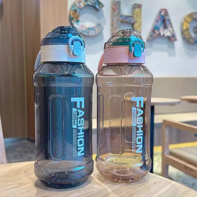 Tazas de plástico de Shinbei, deportes al aire libre masculinos y femeninos, tazas de plástico de mano simple, tazas de té, tazas de plástico de gran capacidad al por mayor