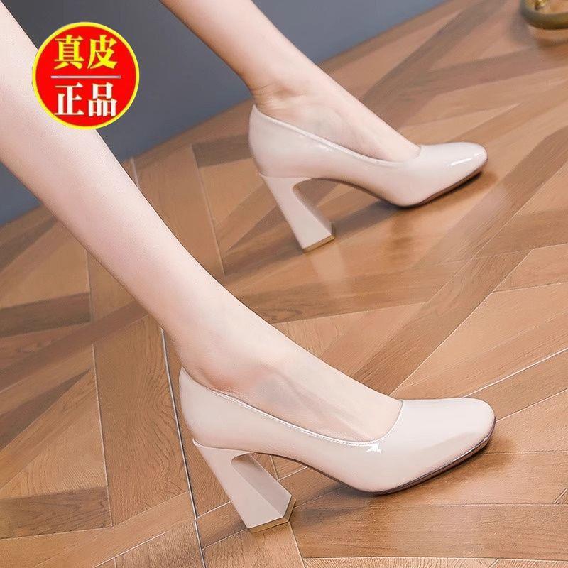 Black Simple Shoes, Thick Heels, Short Heels, Not Tiring for Women, Patent Leather Daily Commuting with Skirts, High Heels, Autumn