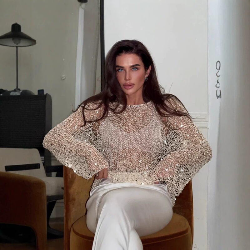 European and American style unique and chic sequin-decorated knitted sweater, slim-fit long-sleeve top for women, winter collection with a high-end feel European and American style unique and chic sequin-decorated knitted sweater, slim-fit long-sleeve top for women, winter collection with a high-end feel