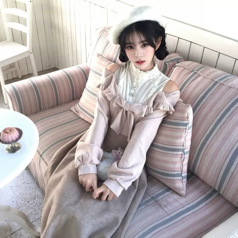 This French-style, elegant, and uniquely beautiful patchwork waist-cinching, flared skirt is a popular dress for this year’s spring season