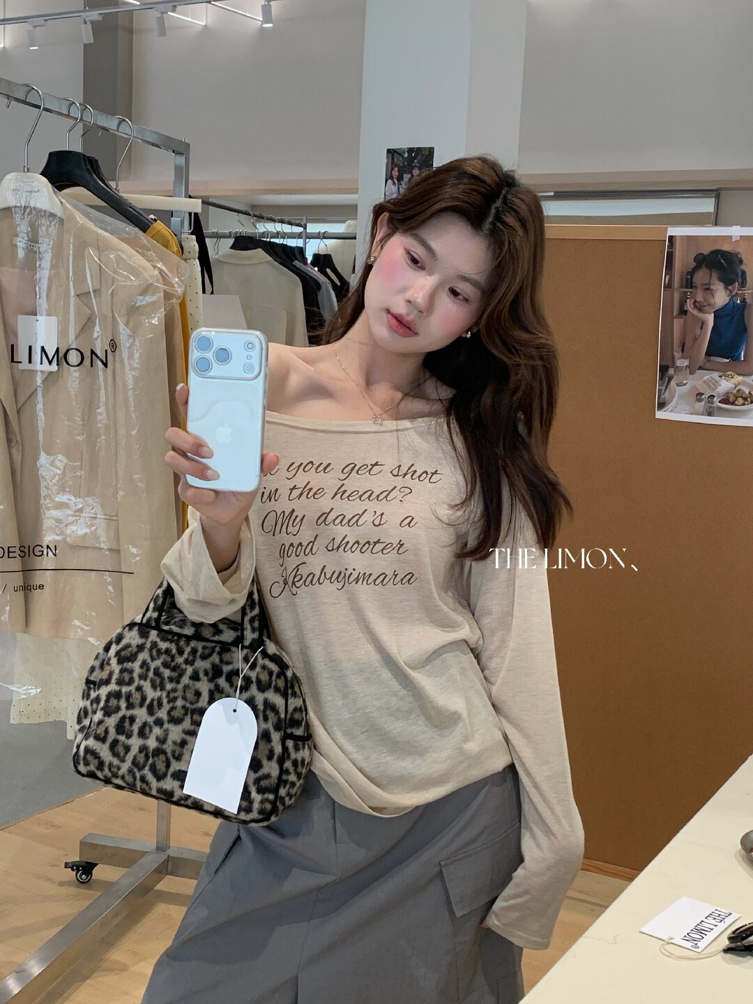 Áo thun nữ tay dài cổ tròn in chữ, phong cách Hàn Quốc, chất liệu cotton thoáng mát — màu đen, màu trắng, màu xám, màu vàng chi tiết 25