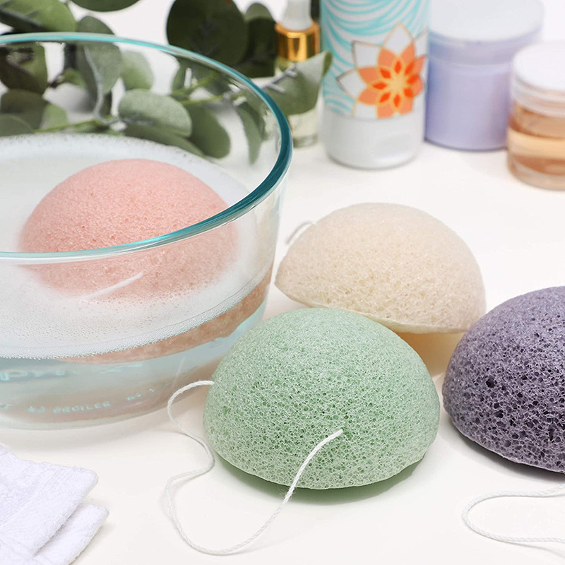 Multi-use sponge degreases makeup remover
