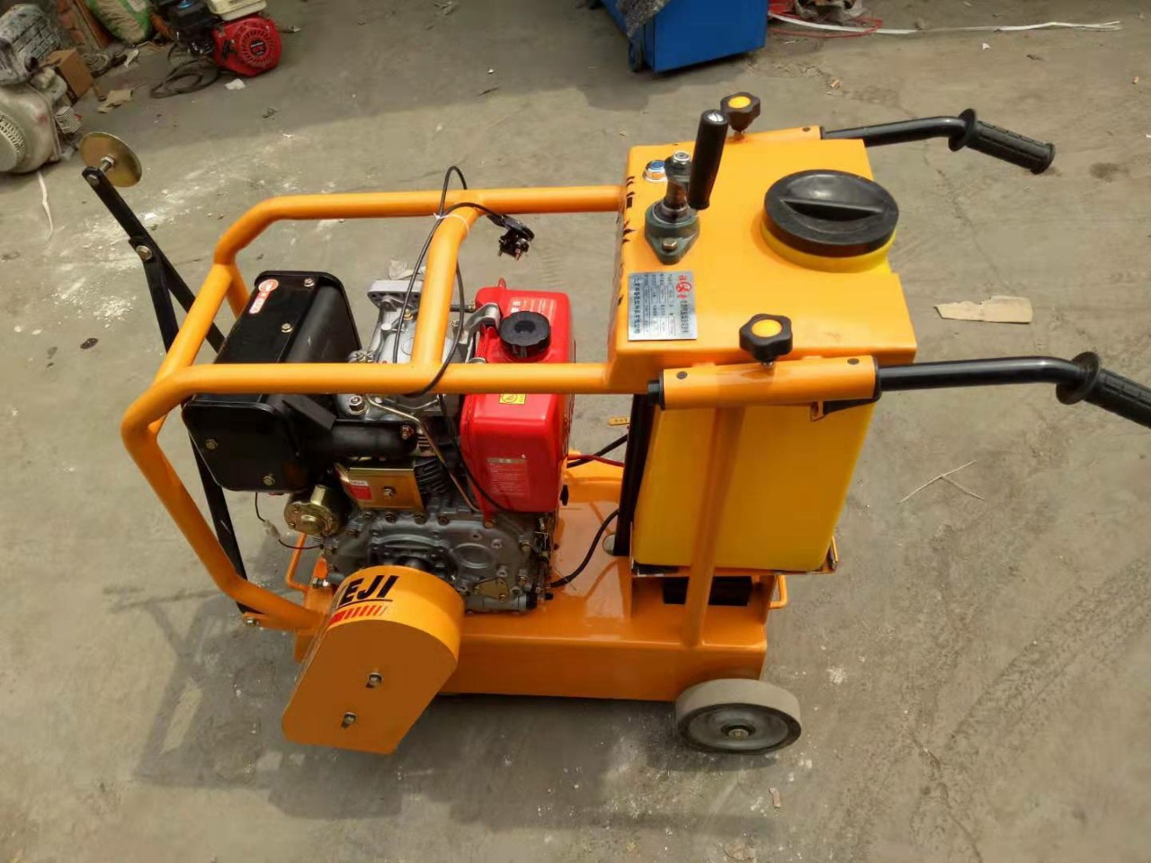 源头厂家HQS500型柴油马路切割机混凝土水泥路面切割机汽油切割机