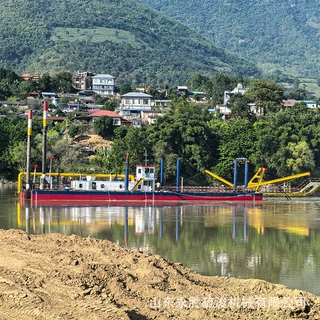 河道绞吸船 挖泥船 抗风浪能力强 油耗少 机器设计紧凑合理