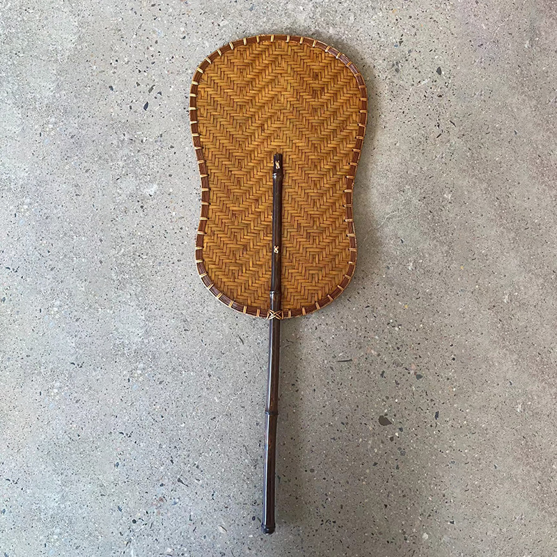 Ventilador tejido de bambú hecho a mano Ventilador tejido de bambú estilo retro chino ventilador tejido de bambú de pintura grande ventilador redondo engrosado Pu ventilador verde