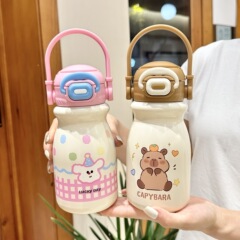 Kapibala ストロー断熱カップ、学校に行く子供や学生向け 2025 新しい高価値ポータブルダブルドリンクカップ
